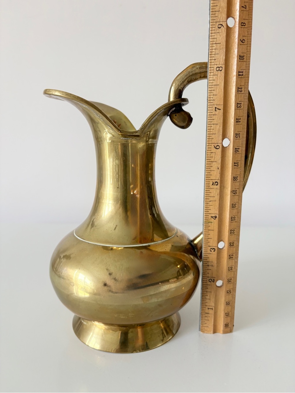 Vintage Brass Pitcher 8" Heavy Solid Brads Ewer Vase Made in India - Picture 5 of 9